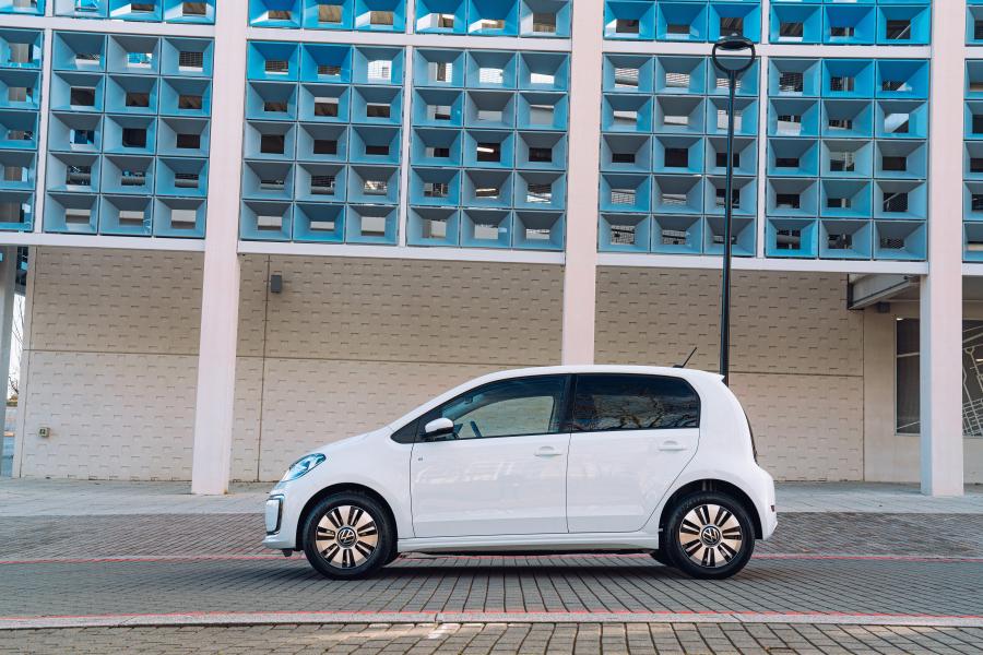  Volkswagen e-up! 2020 года  (UK) (фото 38 из 40)